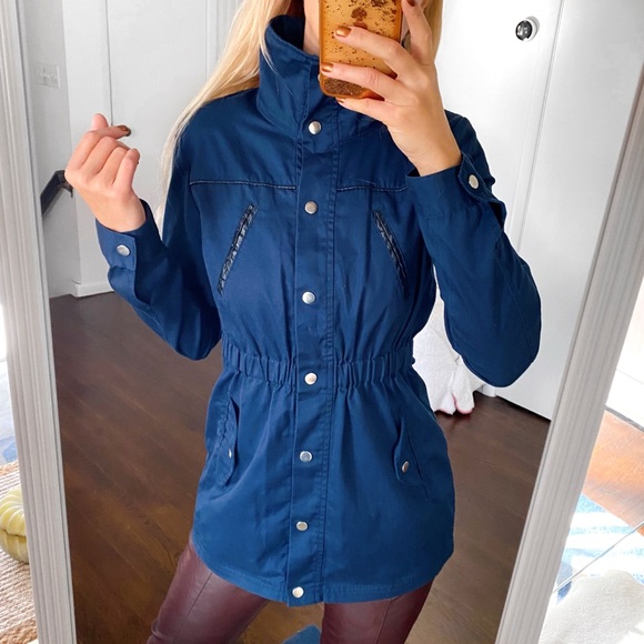 💙 VERO MODA NAVY BASIC CINCHED WAIST JACKET! - Picture 5 of 16